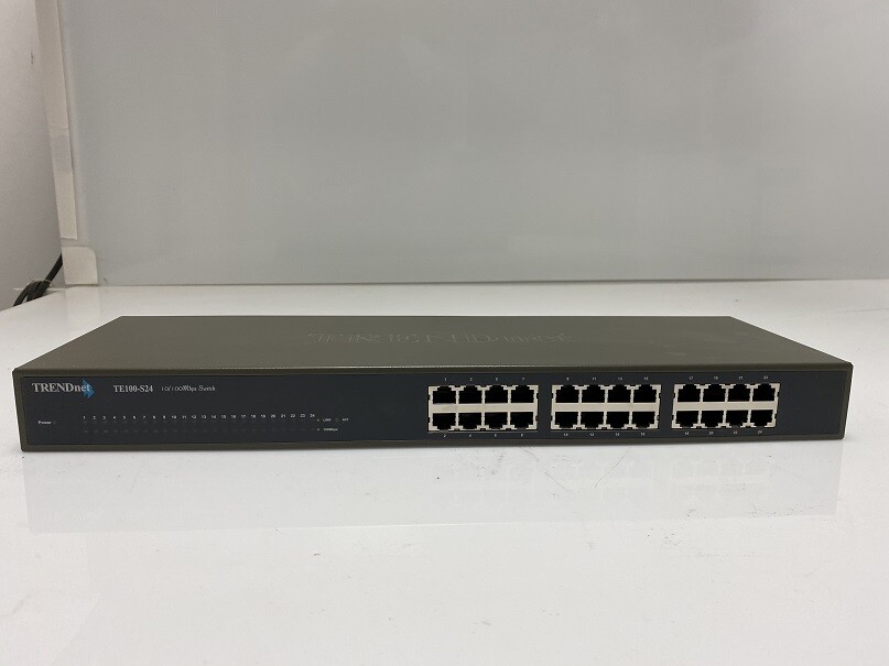 Trendnet 24 Port 10/100 Fast Eithernet Switch