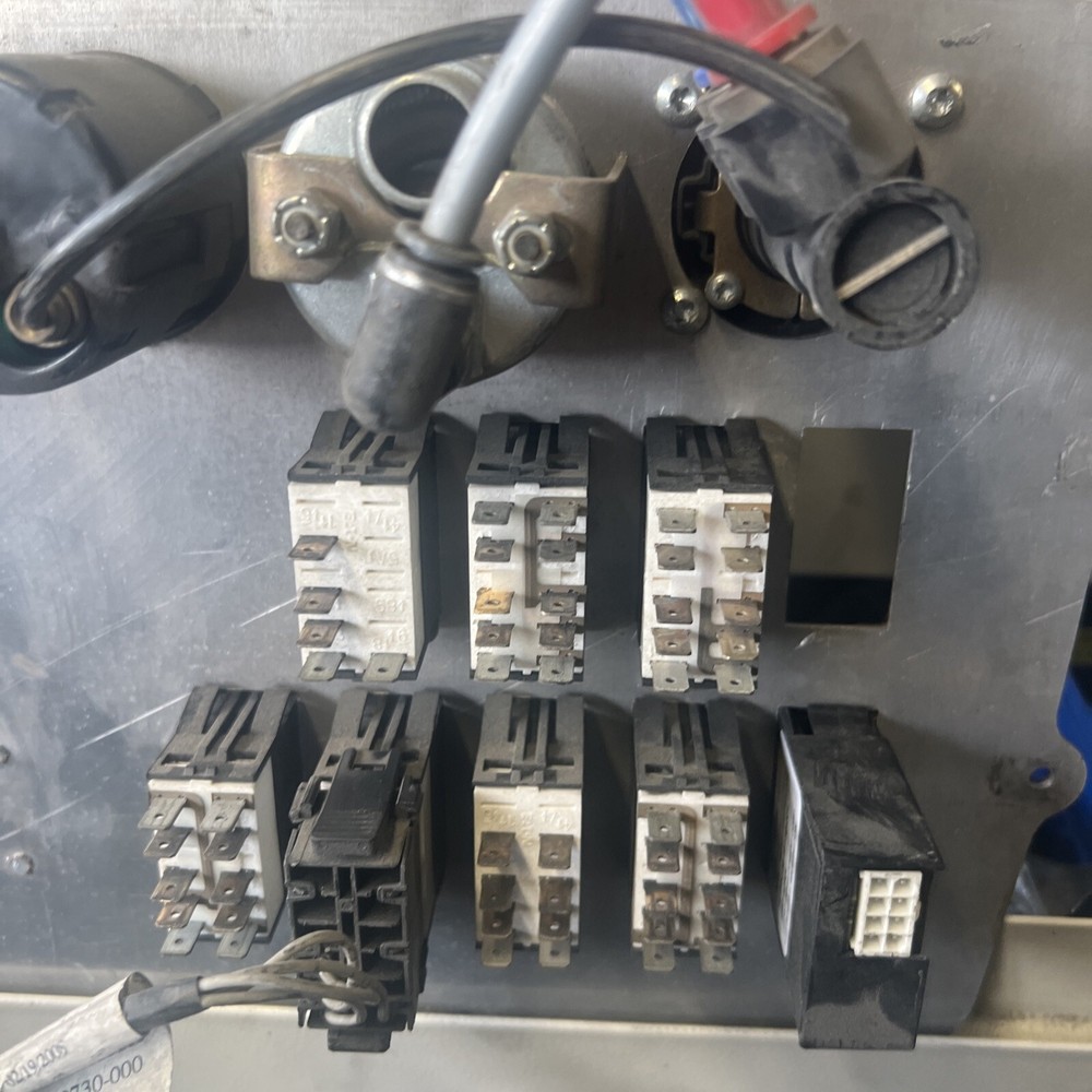 Freightliner CENTURY SWITCH PANEL and gauges