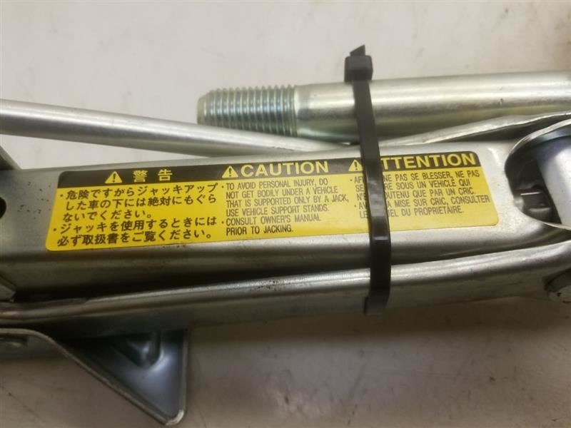 2011 SCION XB JACK WITH TOOL KIT