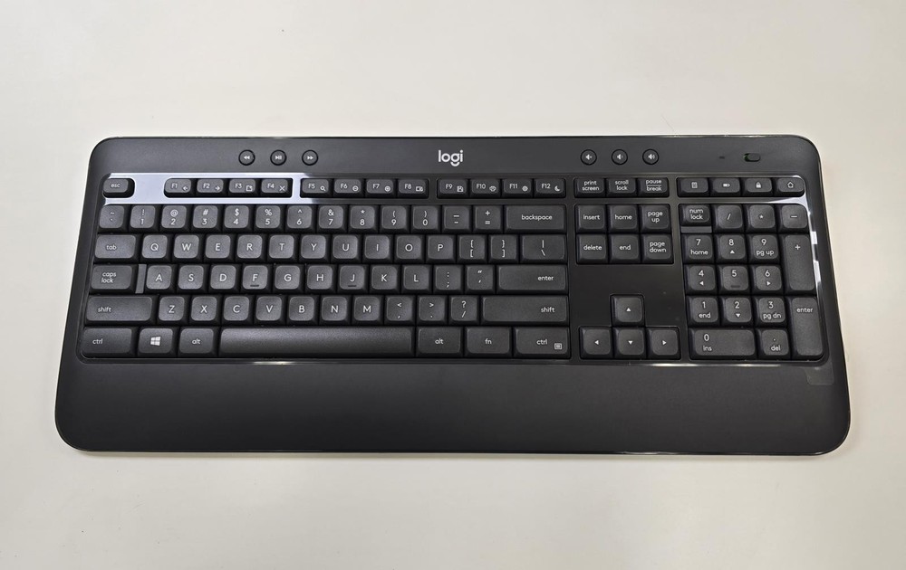 Logitech MK540 Advanced Wireless Keyboard with M325 Wireless Mouse Combo