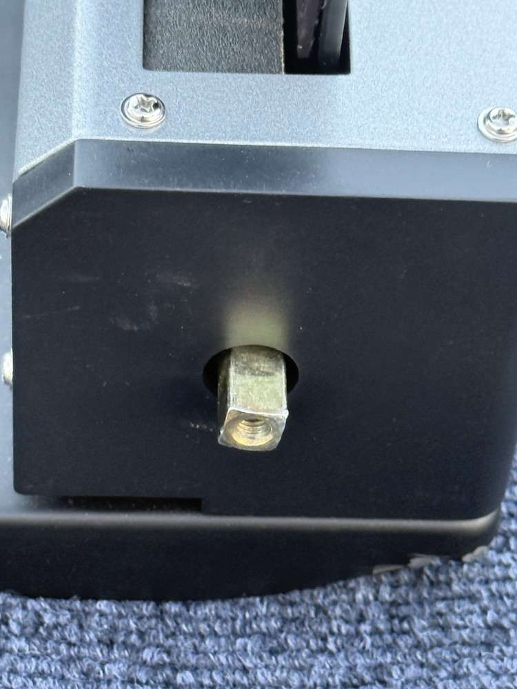 Rayson TD-1222 Wire Binding Machine - 2:1 Pitch, Rectangular Holes, 220 Sheet