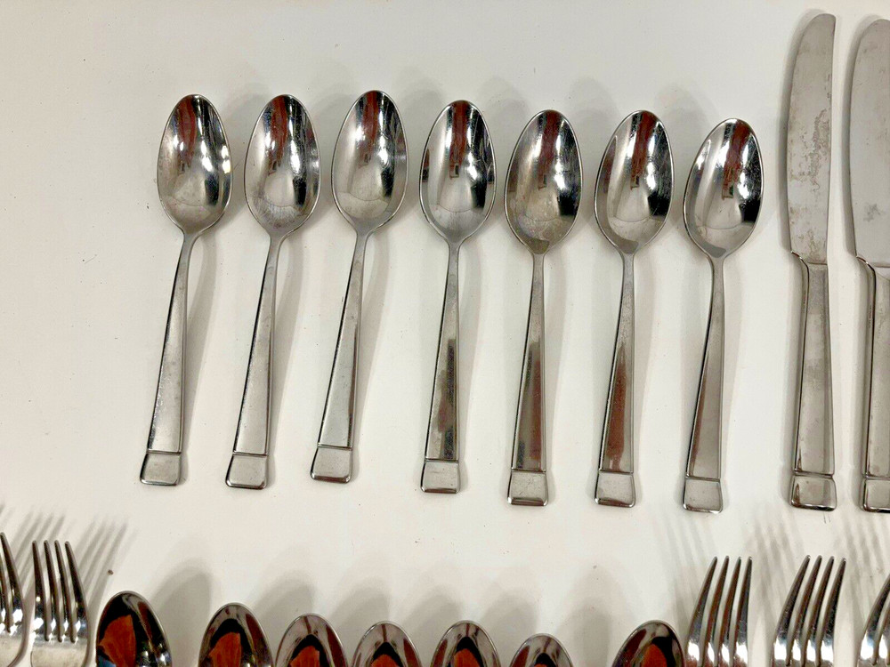 Lot 34 Pieces Oneida Legend Stainless Flatware