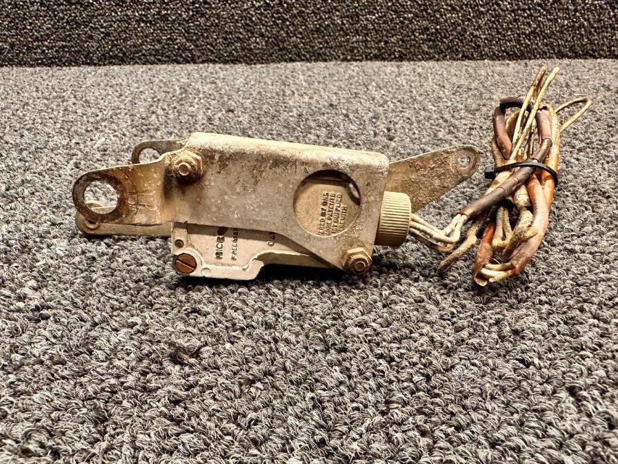 IVA20 (USE: 1VA20) Cessna 310D Micro Switch Assembly w Bracket
