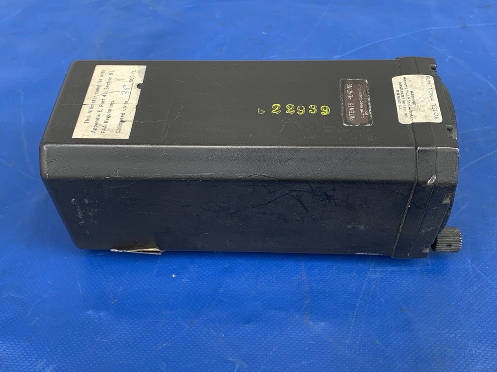 Sigma-Tek Avionics 14V Encoding Altimeter Indicator Gauge EA-401A 42540-21148