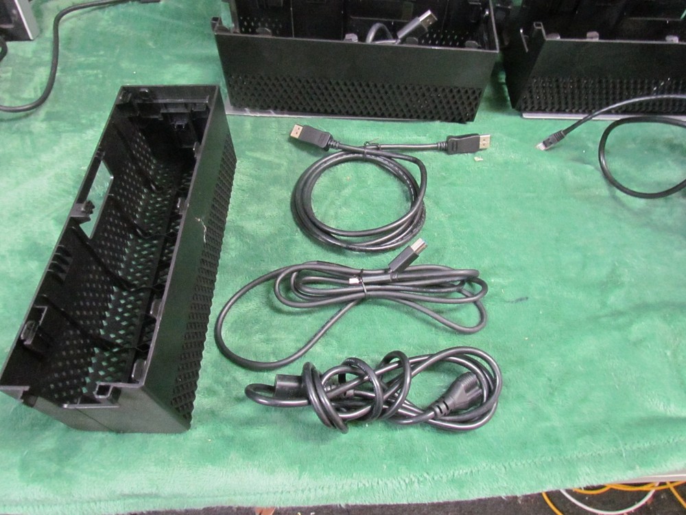 FIVE DELL OPTIPLEX SMALL FORM FACTOR (SFF) STAND OSS21 w CABLES AND CABLE COVER