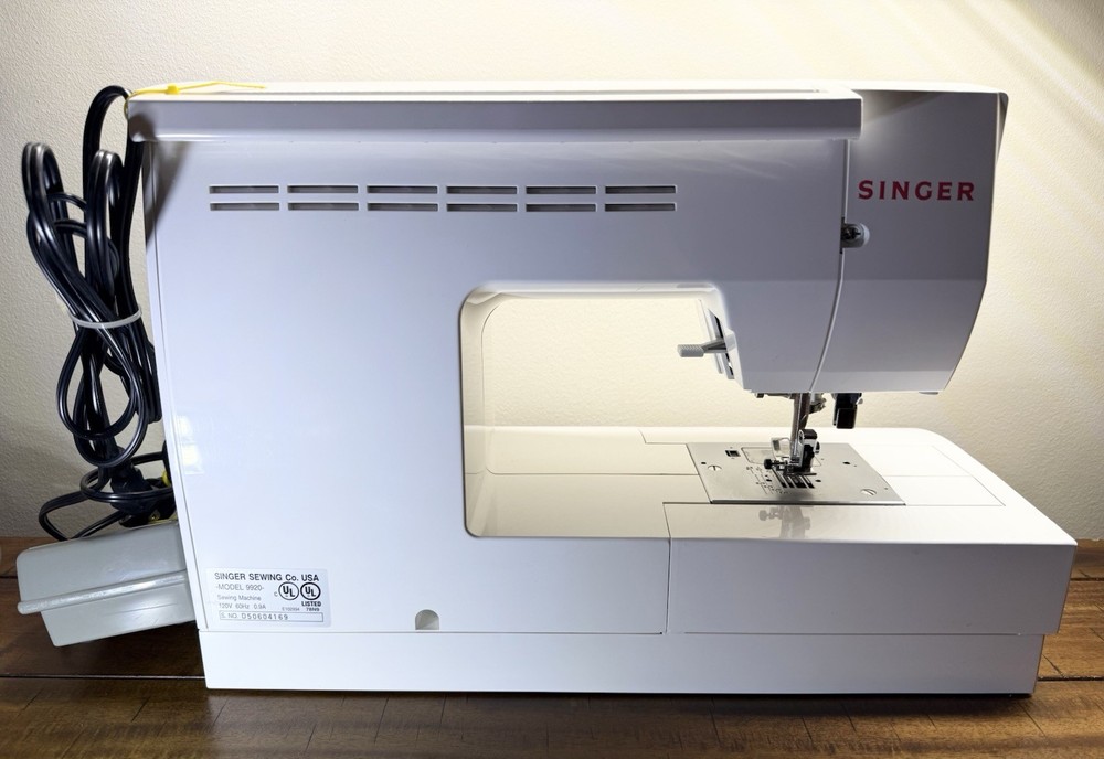 SINGER QUANTUM 9920 Sewing Machine Untested