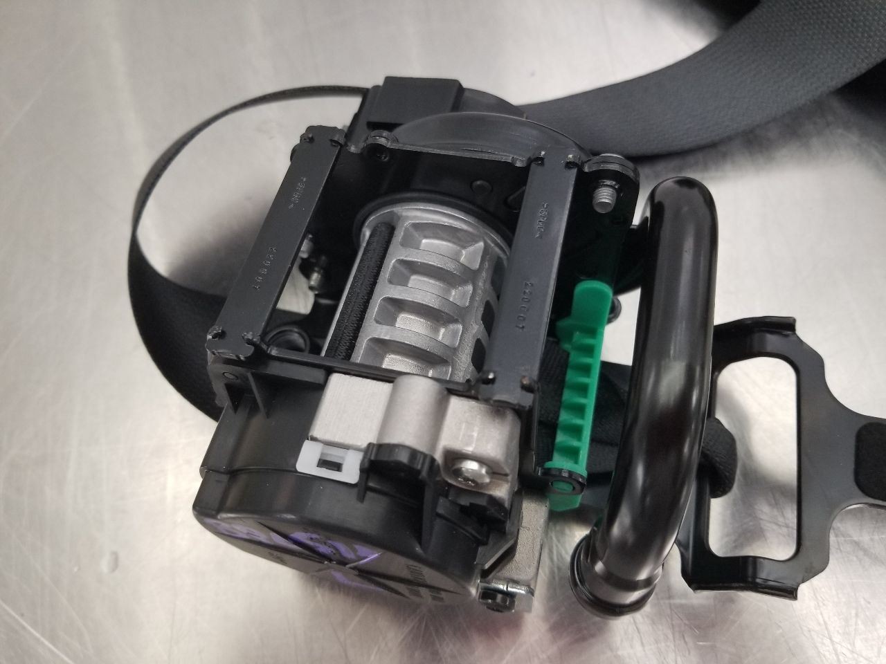 25 2025 KIA K4 GT-LINE FRONT BUCKET SEAT BELT RETRACTOR BLACK LEFT DRIVER