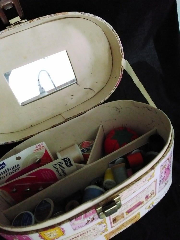 MCM 4 Compartment Sewing/Makeup Case With Thread. Lidded with snap catch closure