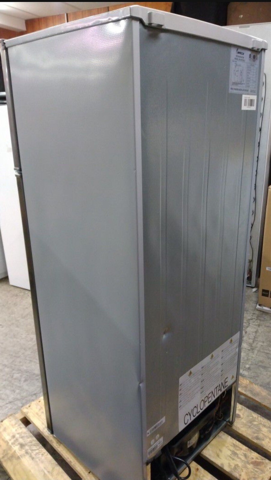 IMPECCA 7.4 Cu. Refrigerator, Top Mount Freezer 21.6"W, small Apartment, Office