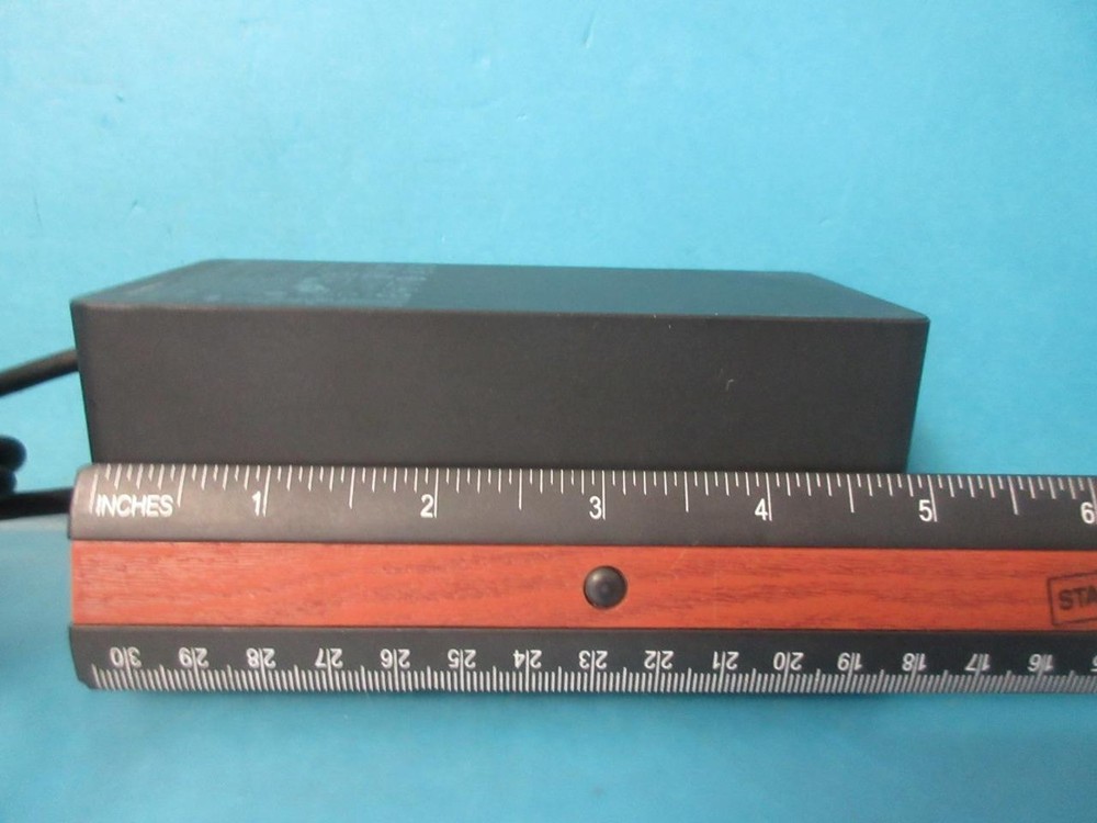 MICROSOFT SURFACE 1661 DOCKING STATION DOCK WITH AC ADAPTER POWER 1749