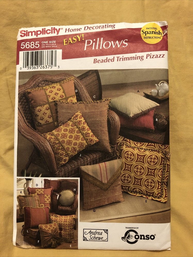 Pillows Simplicity Pattern 5685 UNCUT in English & Spanish