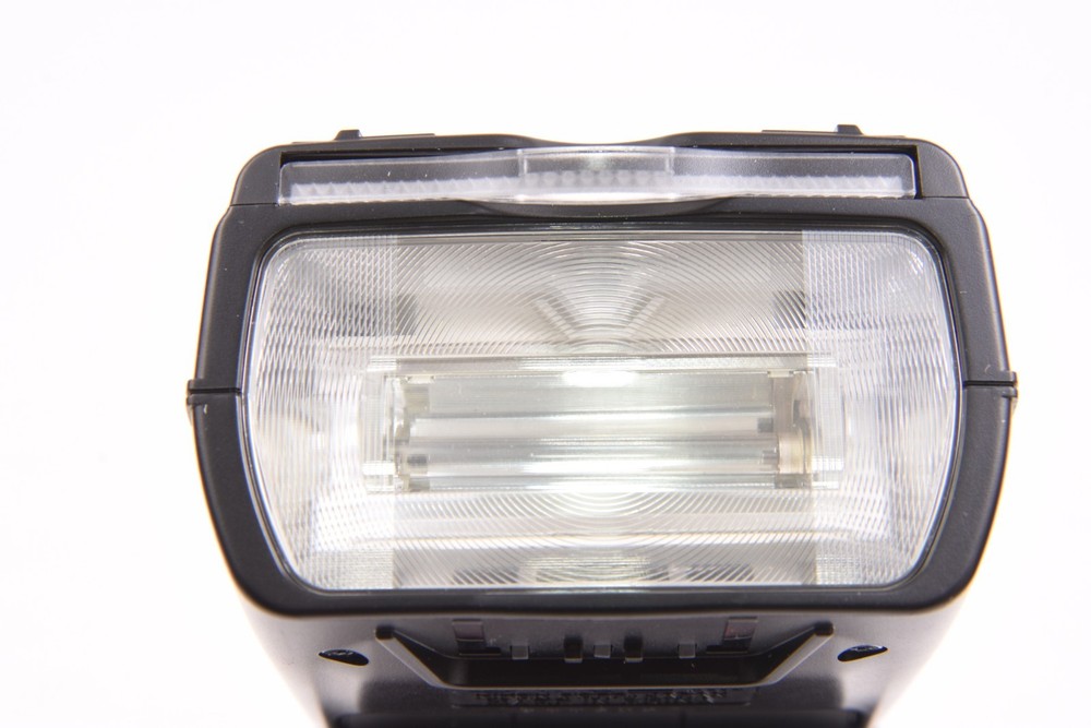 NIkon SB-700 Hot Shoe Mount Digital Camera Flash Unit #T-05957