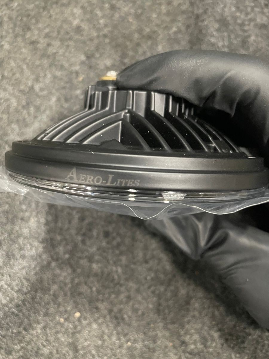 AERO-LITES ULTRA X Series - PAR36 LED Taxi / Flood Beam AL-3615X-F*