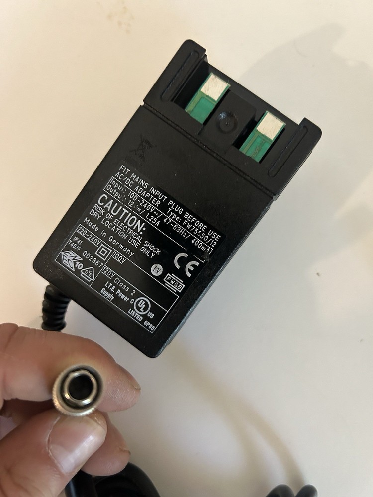 Trimble Universal Adaptor UK/EU/AUS/US A01946 Power Cable