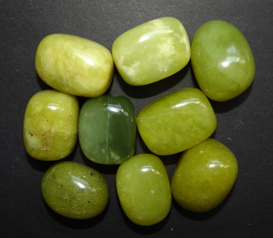 Serpentine - 9 Medium Tumbled Stones  rt132b
