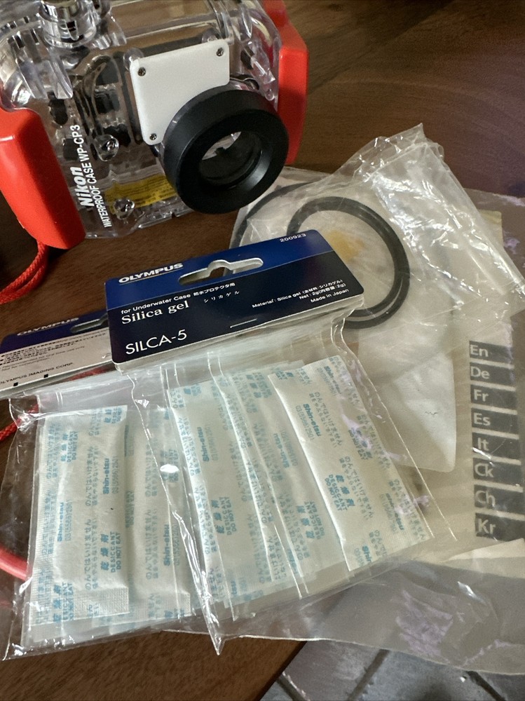 Nikon COOLPIX Waterproof Case WP-CP4 With Coolpix 5600 Camera