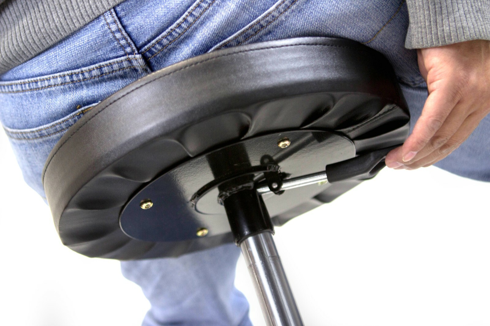 WEN 73012T 300-Pound Capacity Pneumatic Rolling Mechanic Stool