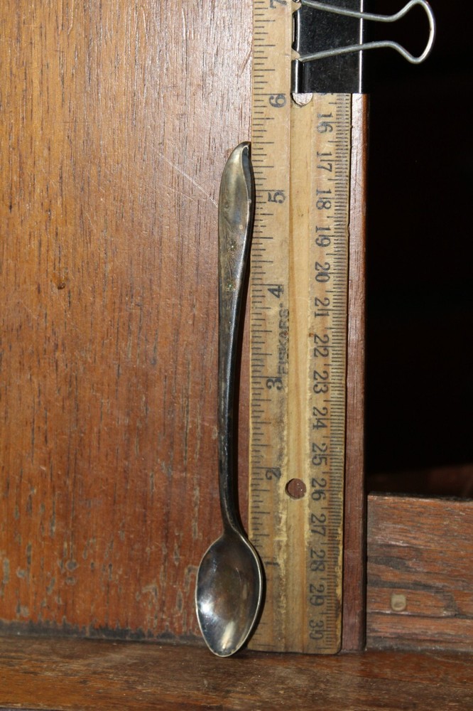 Vintage Tea Spoon Rogers Silver Plate Springtime Pattern