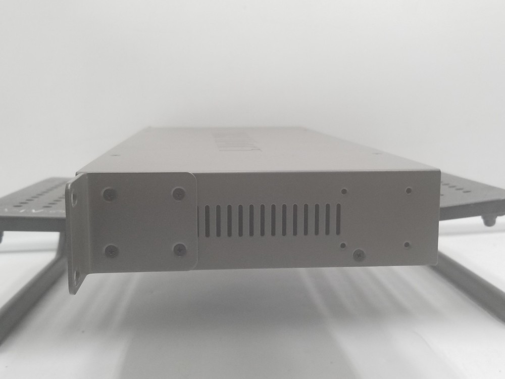 TRENDnet (TK-1603R) 16-Ports Rack-Mountable KVM / USB switch