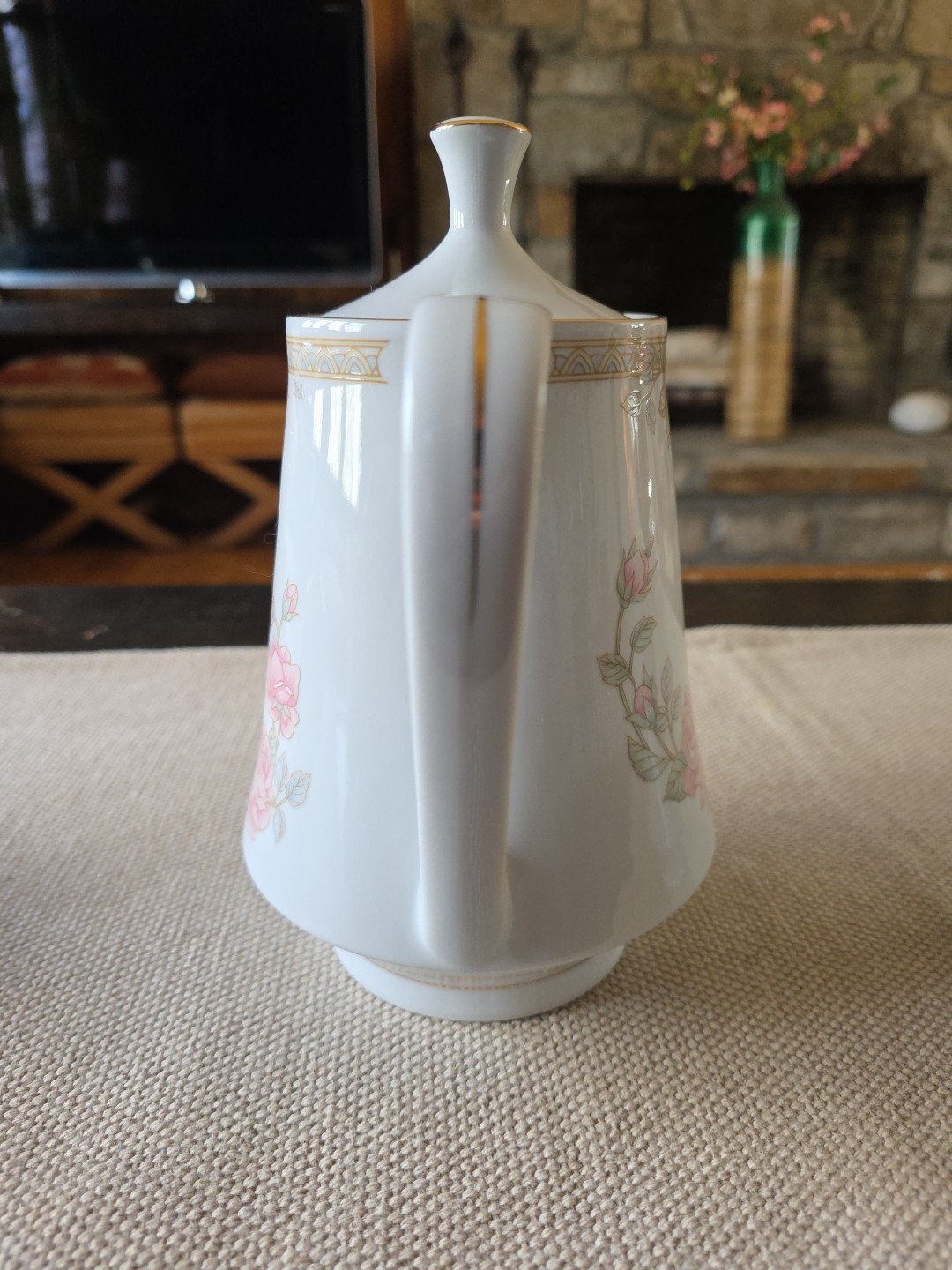 Crown Ming Fine Jian Shiang Christina Pattern Fine China Tea Pot, Sugar, Creamer