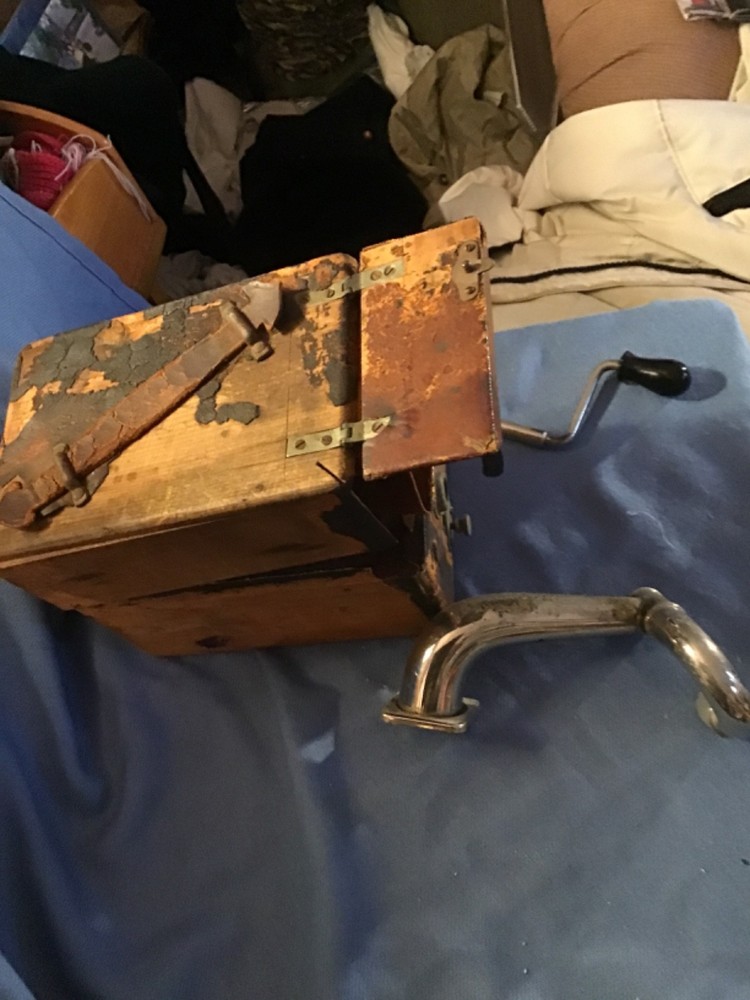 Peter Pan camera phonograph wind up -as found-