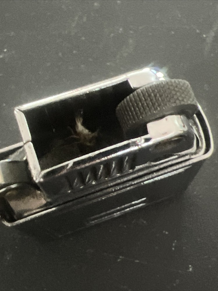 Vintage RONSON WIND II Cigarette Lighter