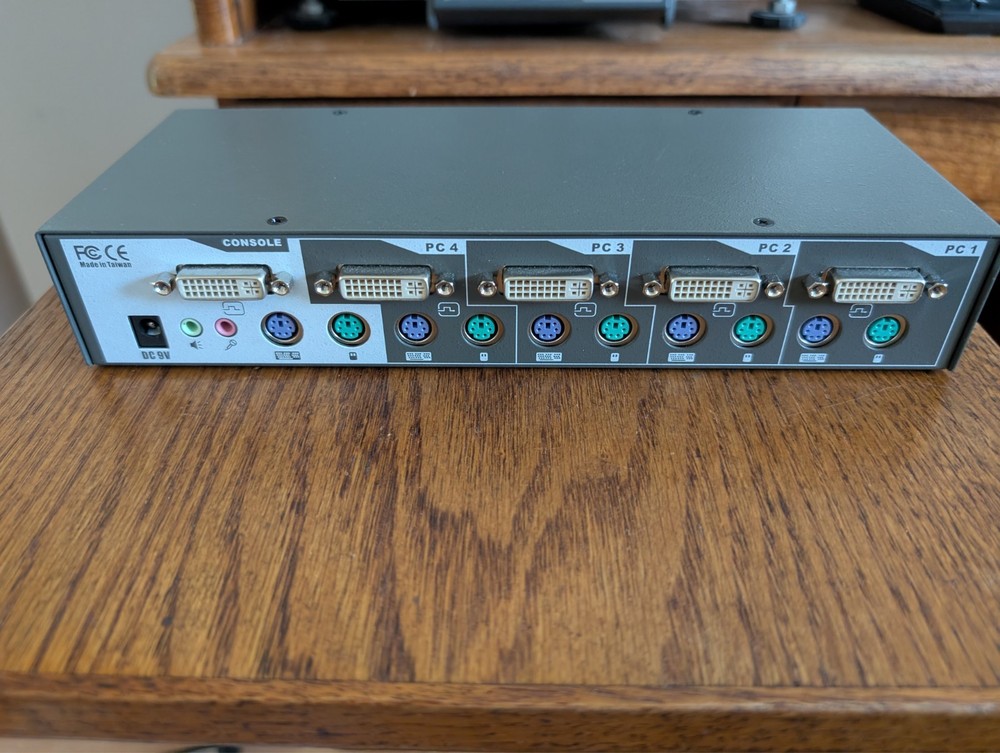 TRENDnet TK-404KR DVI Audio PS2