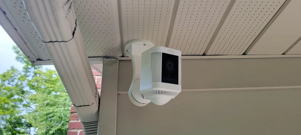 Ring Spotlight Camera Plus Multi-Use Mount Ceiling, Wall, under Eaves