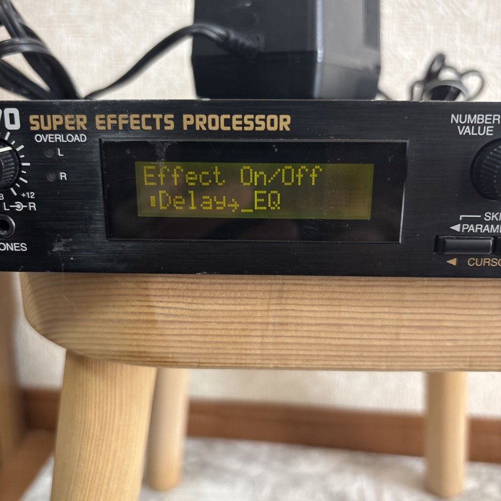 BOSS Pro SE-70 Super Effects Processor 100V