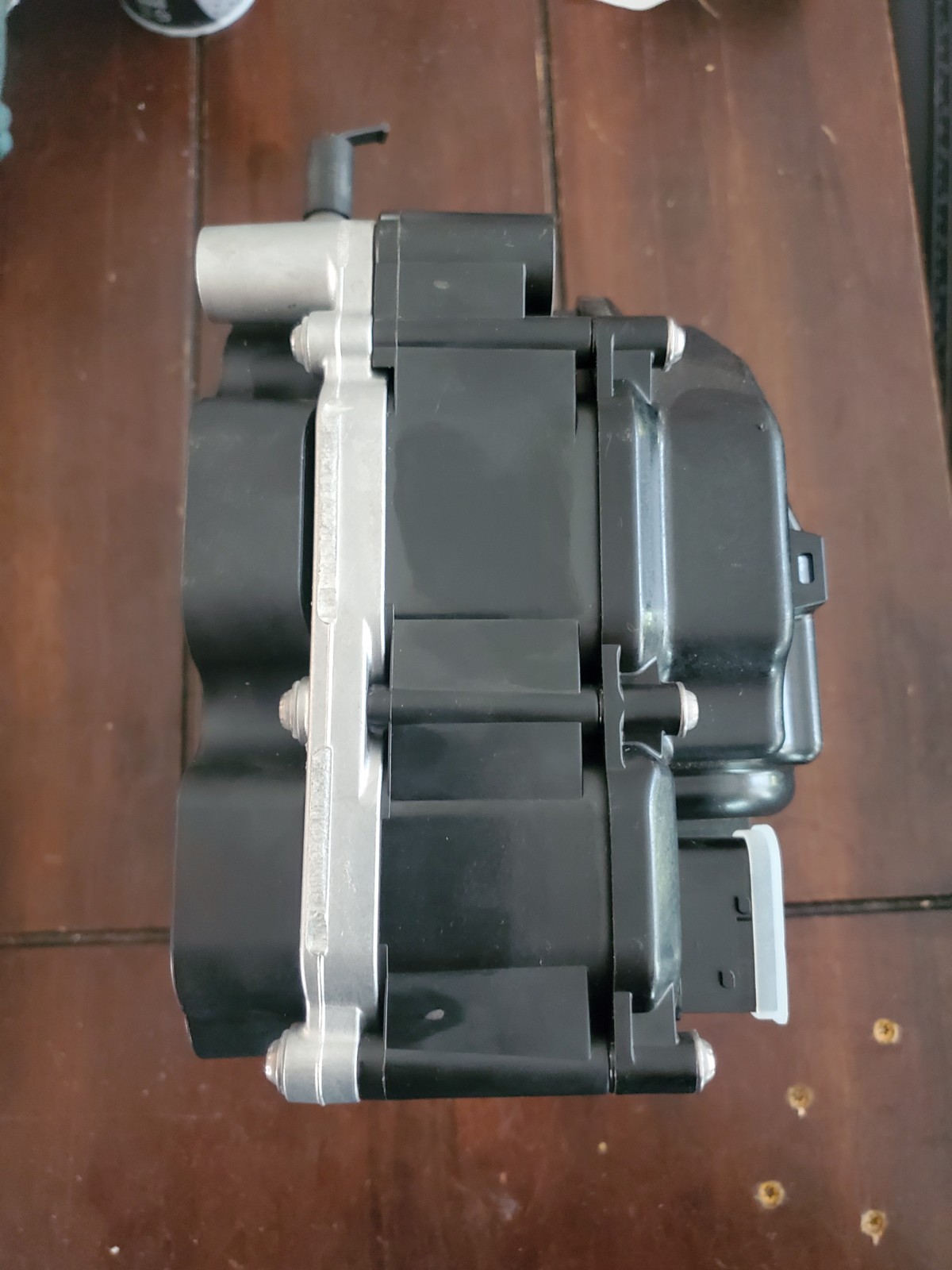 New OEM Volvo Mack Def Pump Dosing Module 24V 21576178 Bosch 0444042011 Austria