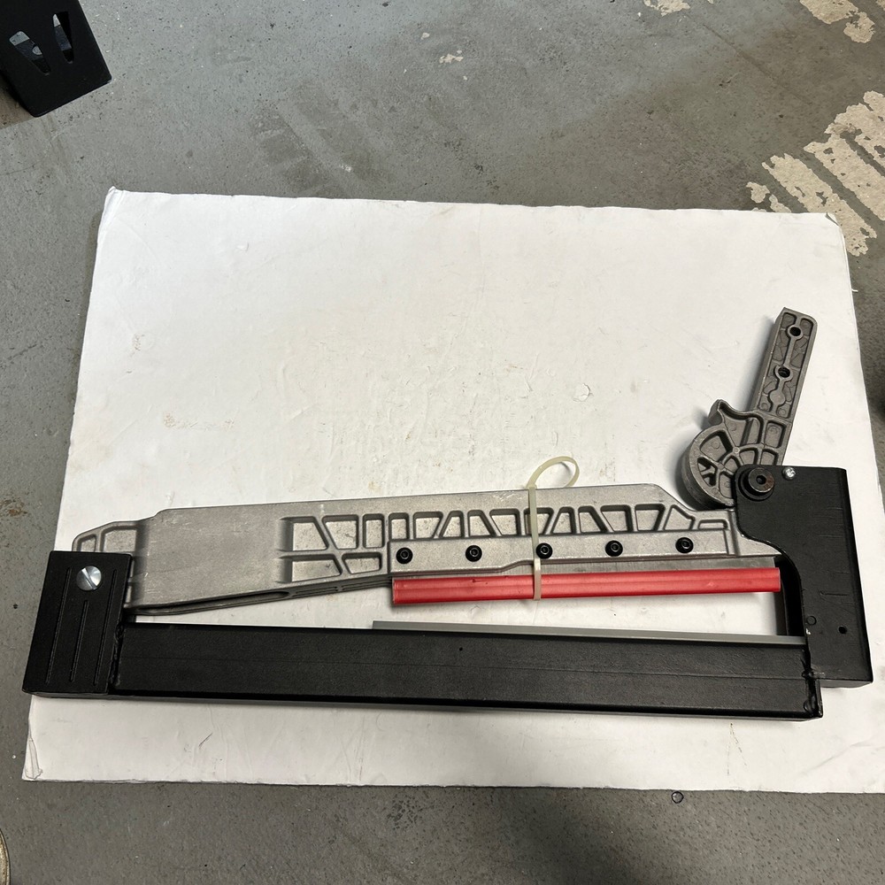 ROBERTS 10-60 Flooring Cutter, Includes 9-Inch Blade Replacement