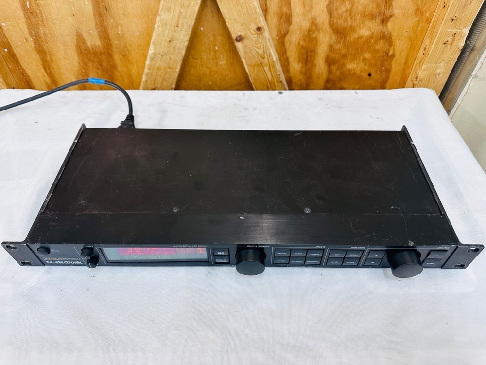 TC Electronic D-Two Multitap Rhythm Digital Delay - Tested & Working