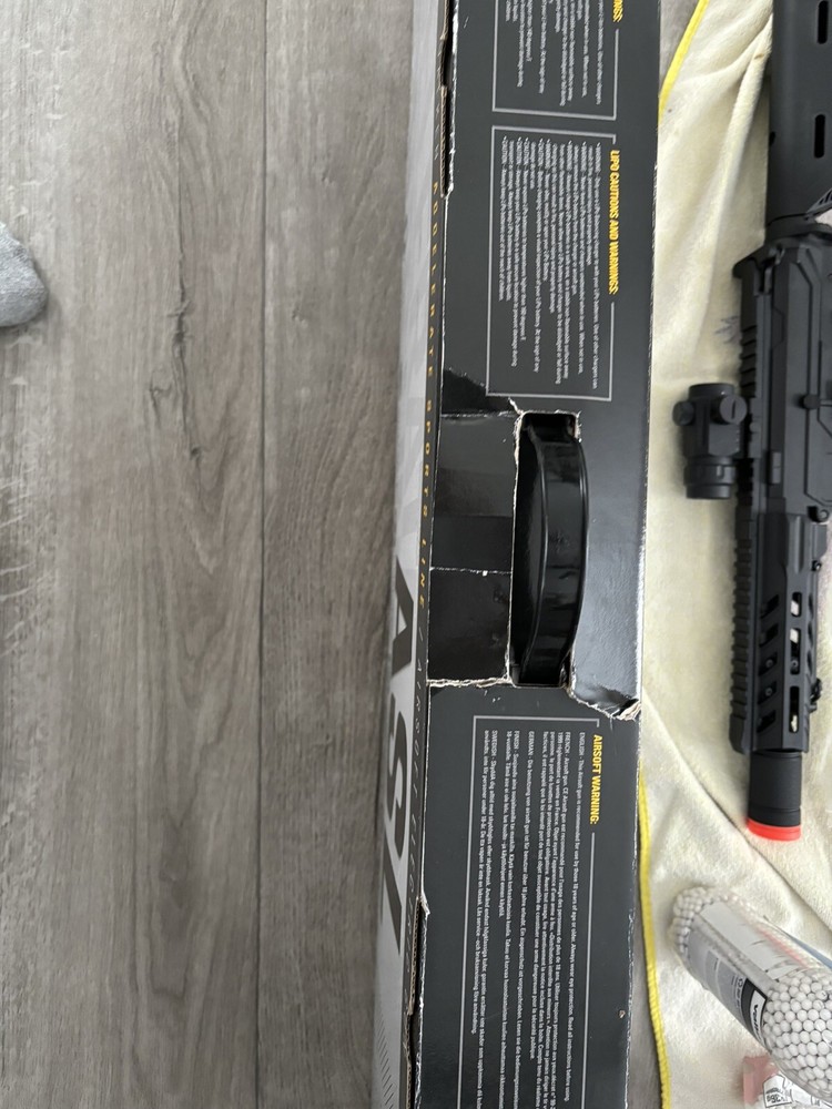 airsoft gun