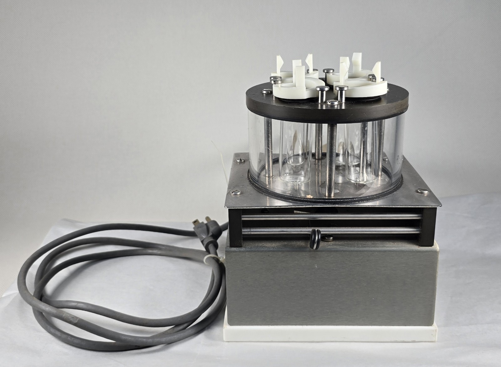 Yellow Springs YSI 5301 Thermostatic Bath Untested Powers On Glass Vials Intact