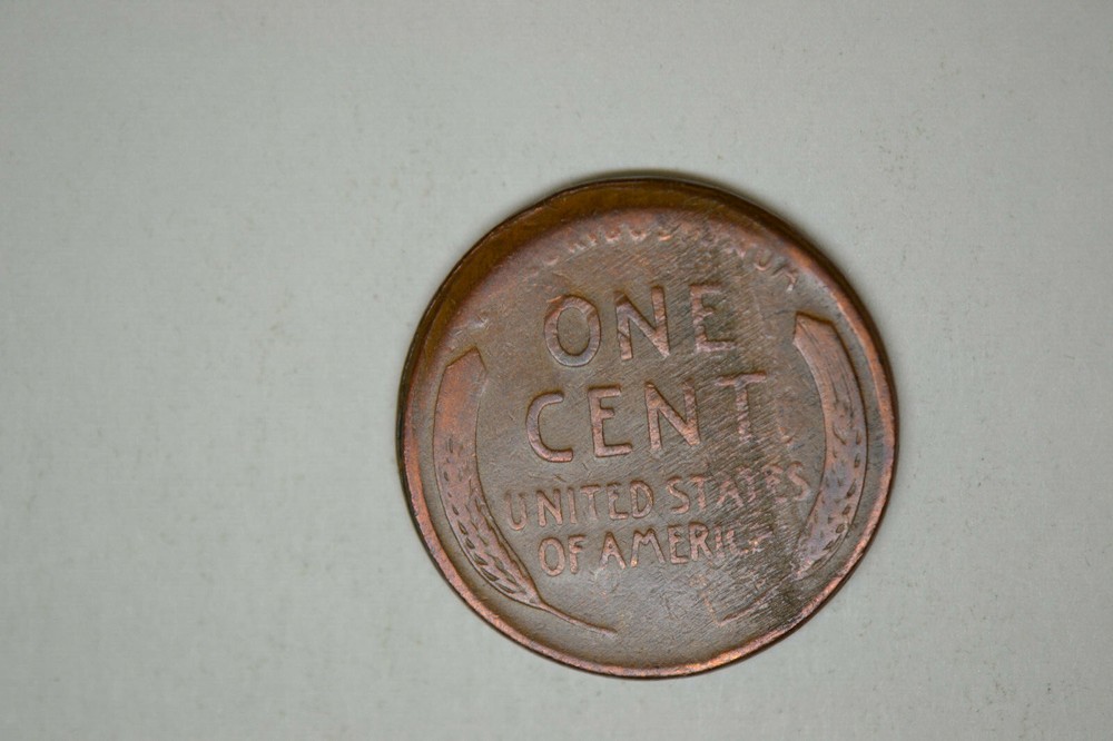 1944 Lincoln Cent- Broadstruck- Very Fine