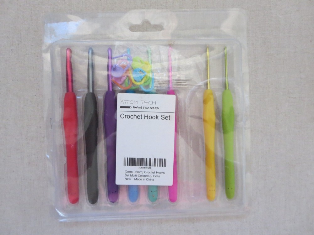 Atom Tech 8 Crochet Hook Set, Multicolor Hook sizes 2 - 2.5 mm & 3.5 - 6 mm