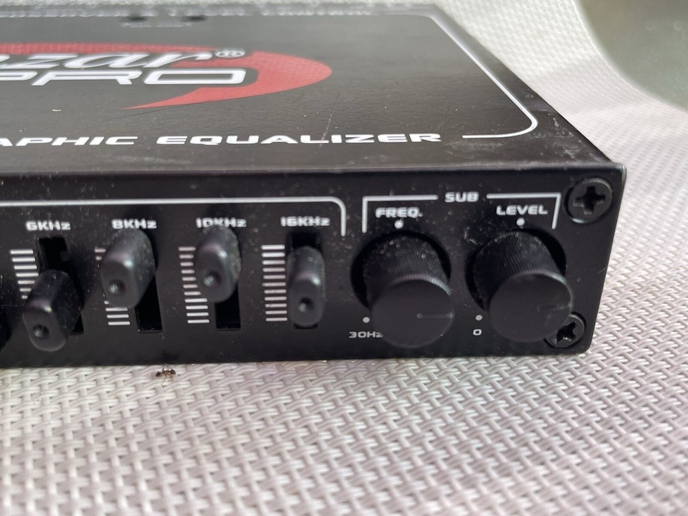 LANZAR Pro Subwoofer Crossover & Level PROEQ 11SW 11 Band Equalizer