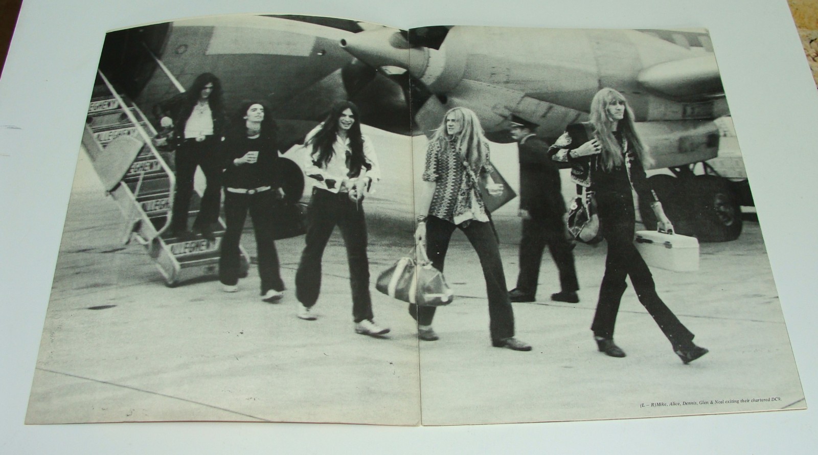 ORIG 1971 ALICE COOPER - PHOTO TOUR BOOK - SOUVENIR BOOK PUBLISHERS