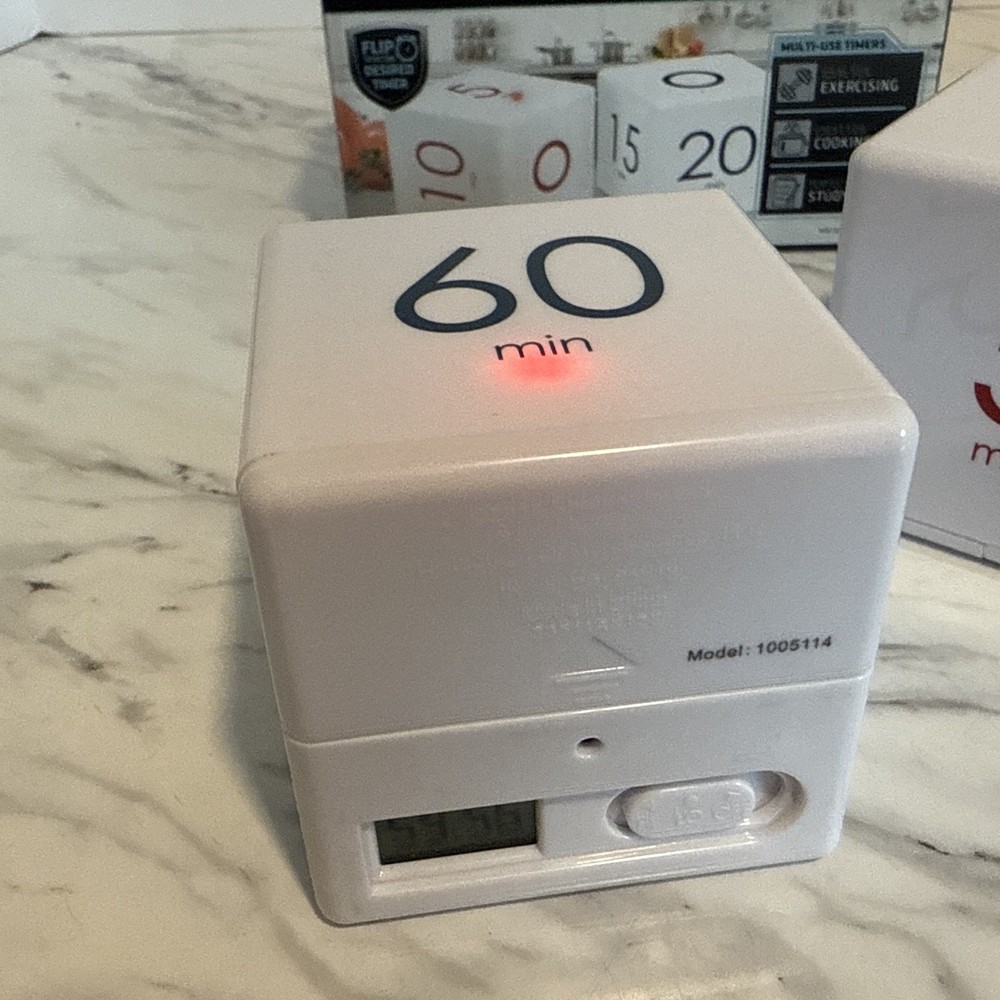Sharper Image Digital Timer Two Piece Timer Cubes Flip to Desired Time 2 Cubes