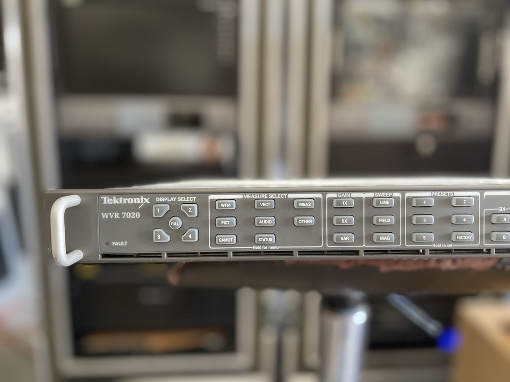 Tektronix WVR7020 Video Measuring And Testing Scope