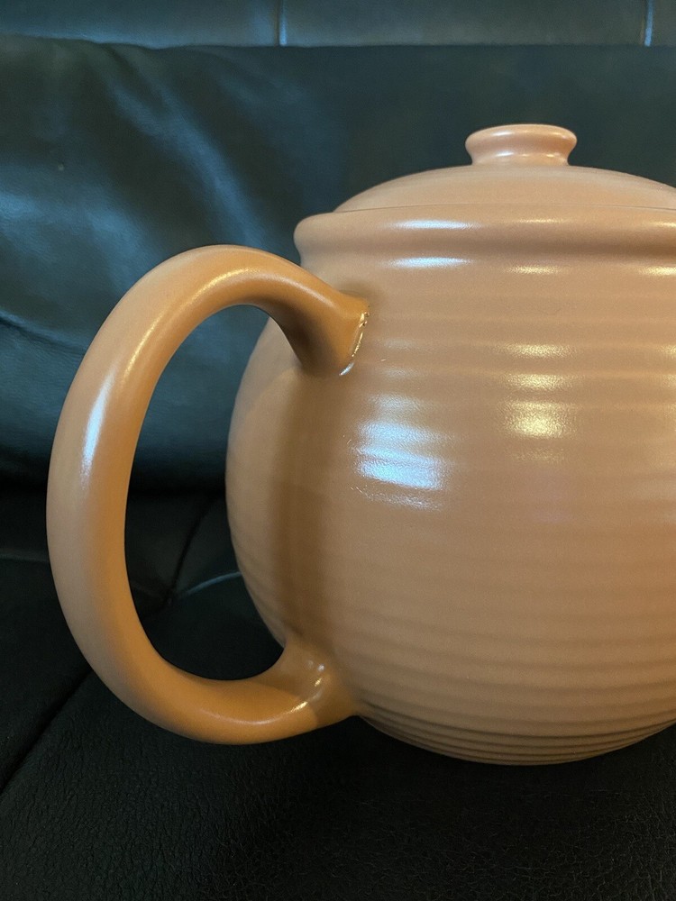 Mauve Beehive Ripple Tea Pot Ceramic 8 Cup