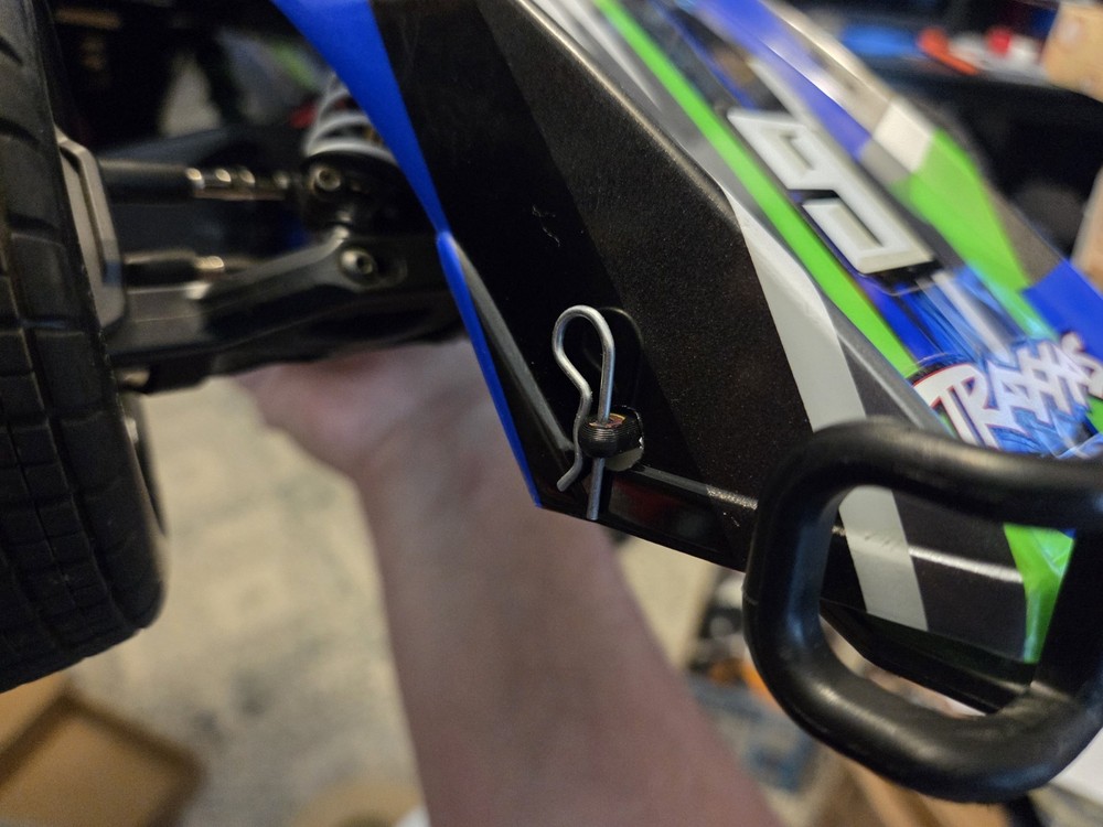 'Bullhorns' Nose Hold Down For Traxxas Modified