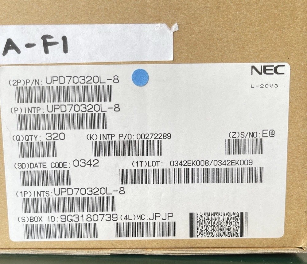 One Box(320pcs) NEC D70320L-8 Microcontroller 84 pins PLCC-84. NEW