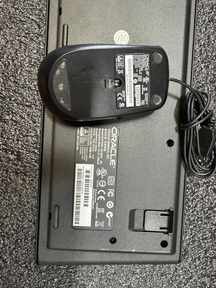 Oracle Sun 7055209 USB Keyboard and 7048018 Mouse Peripheral Kit