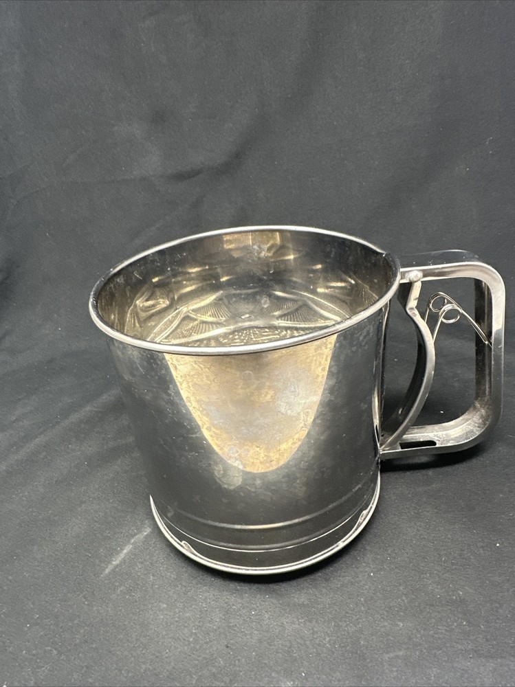 Stainless Steel Hand Held Spring Handle Flour Sifter, EUC