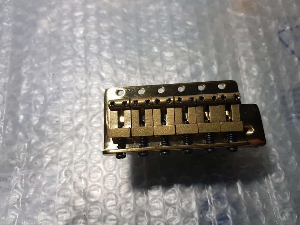 80's SOLID BRASS STR*T TREMOLO - TOP SUSTAIN