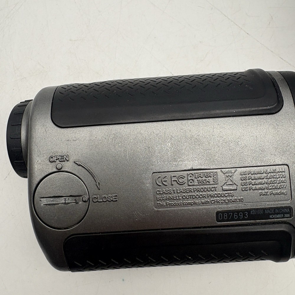 Bushnell Tour V2 Golf Laser Rangefinder PinSeeker Technology Case Untested-Read