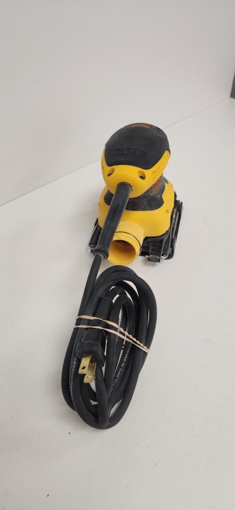 DEWALT DWE6411 (P04022172)