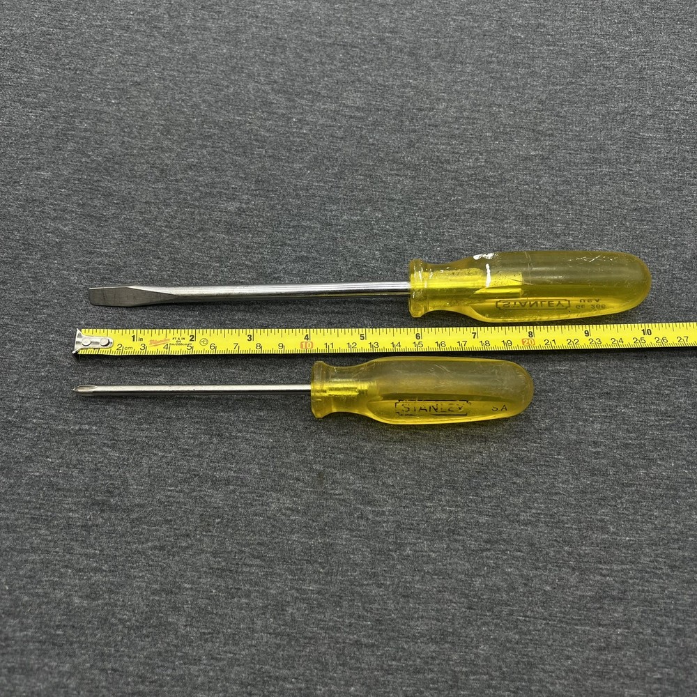 Vintage Stanley 2pc Screwdrivers Phillips & Flat Yellow Workmaster Handle USA