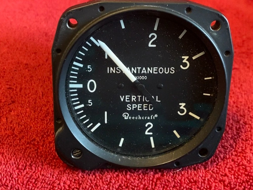 UNITED INSTRUMENTS INSTANTANEOUS VERTICAL SPEED INDICATOR P/N 7130 BEECHCRAFT